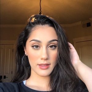 Meet your Posher, Sofia